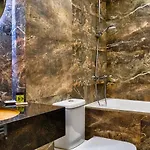 Отель Tsarevets Boutique & 4*