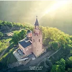 Tsarevets Boutique & Отель