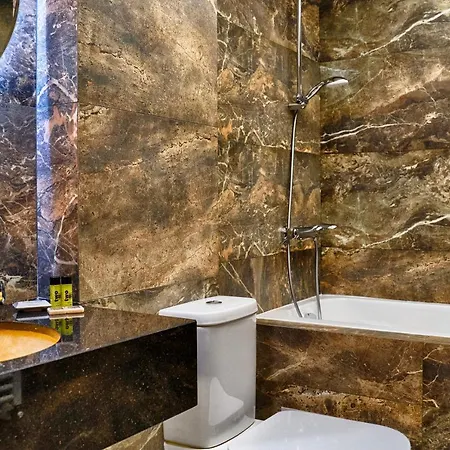 فندق Tsarevets Boutique & 4*