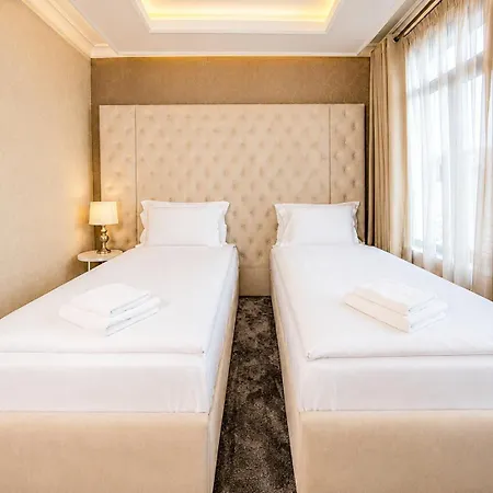 מלון Tsarevets Boutique & 4*