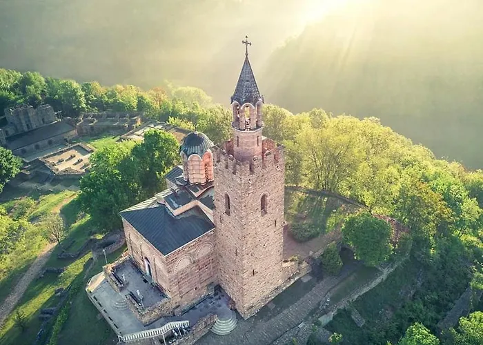 Tsarevets Boutique & Отель