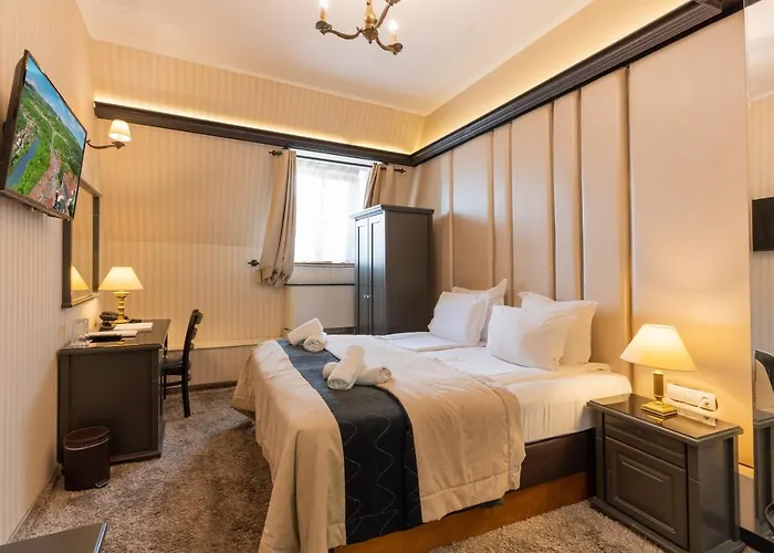 Отель Tsarevets Boutique & 4*