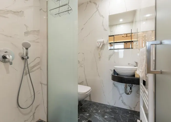 Tsarevets Boutique & Отель