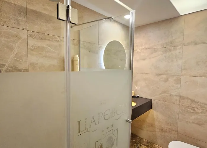 Tsarevets Boutique & Отель