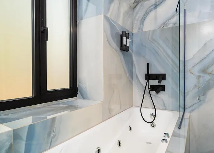 Отель Tsarevets Boutique &