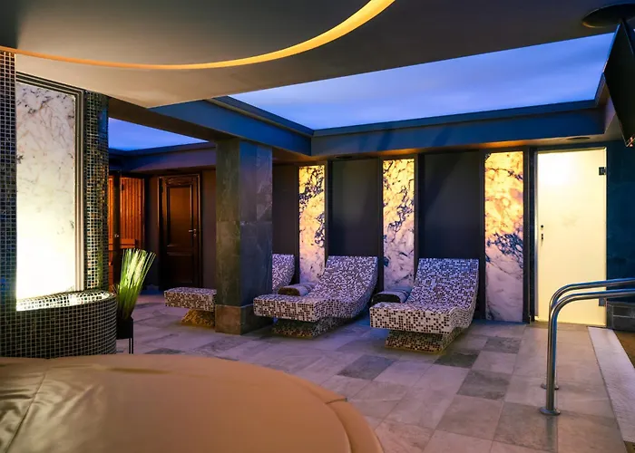 Отель Tsarevets Boutique & 4*